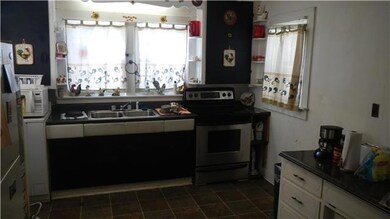 704 College St, Manchester, TN 37355 - photo 3