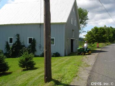 Stable/Barn Great barn w/water and electric opens 