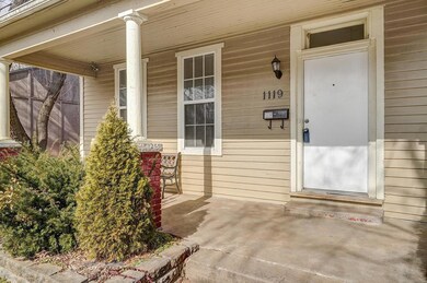 1119 W Elm St - 004