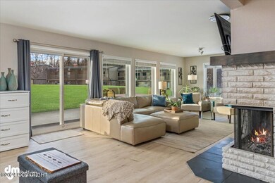 28-Living Room_ELI01100