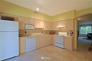 18283 NE 97th Way unit 102, Redmond, WA 98052 - photo 6