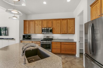 Stainless Steel Appliances & Gas Range