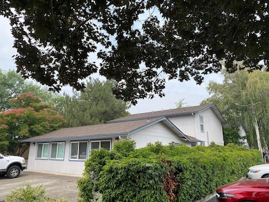 799 Spring St, Medford, OR 97504 - photo 3