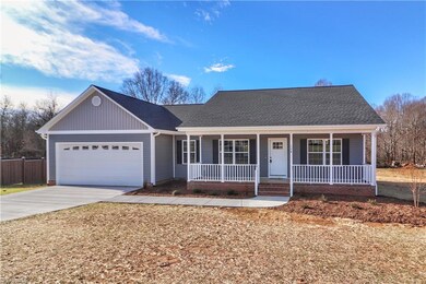 128 Loneheart Ln, Statesville, NC 28625 - photo 2