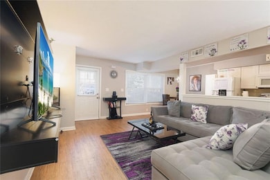 1348 Surrey Ln SW unit 1348, Marietta, GA 30008 - photo 4