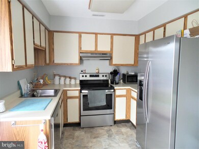 722 Garrison Ct, West Deptford, NJ 08051 - photo 3