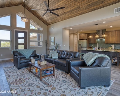 006_Living Room