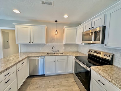 1301 Eastview Dr, Berryville, AR 72616 - photo 4