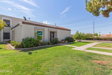 916 E Diamond Dr, Tempe, AZ 85283 - photo 3