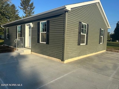 400 N Rose Ln, Pioneer, OH 43554 - photo 2