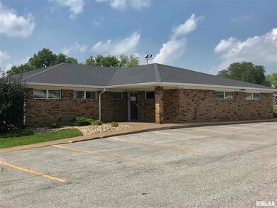 3618 N Division St, Davenport, IA 52806 - photo 3