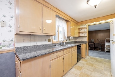 56 Birchland Ave, Springfield, MA 01119 - photo 7