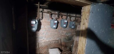 575 N 6th St unit 4, Newark, NJ 07107 - photo 4