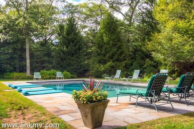 Lovely in-ground Pool
