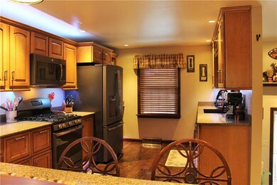 Kraftmaid soft close cabinets, granite counter top