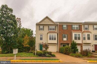 2452 Laura Mark Ln, Herndon, VA 20171 - photo 3