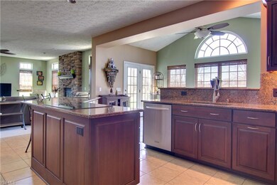 Bolon's Custom Kitchens & Baths designed the gorge