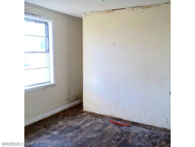 8 S Gin Town Rd, Mulberry, AR 72947 - photo 5