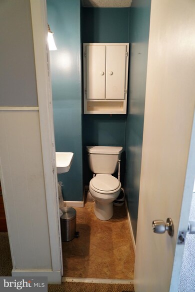 213 E Main St, Mount Joy, PA 17552 - photo 2