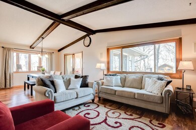 Open living spaces so tons of room for entertainin