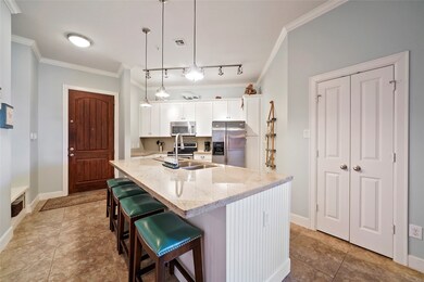 Looking back toward the front door. Excellent stor