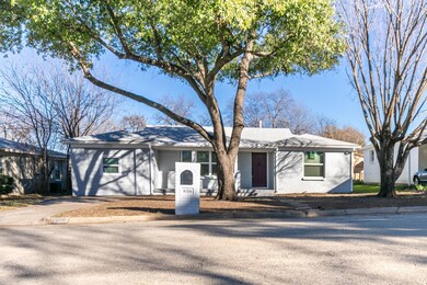 859 Sandell Dr, Fort Worth, TX 76108 - photo 3