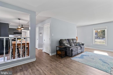 6881 Kangaroo Dr, Waldorf, MD 20603 - photo 5