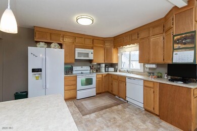 2142 Watrous Ave, Des Moines, IA 50321 - photo 6