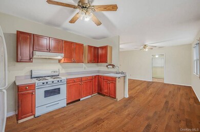 34 Frost Pond Rd, Glen Cove, NY 11542 - photo 6