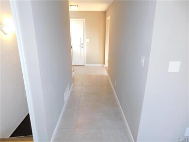 7220 Woody Knoll Dr, Slatington, PA 18080 - photo 3