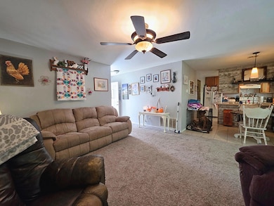 409 E 5th Place, Grove, OK 74344 - photo 3