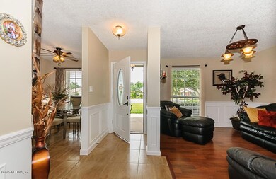 Entrance Foyer/Living Room