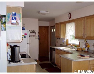 3518 Locust Ln, Eau Claire, WI 54703 - photo 2