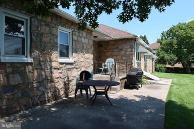 1526 Sandy Hill Rd unit 8, Plymouth Meeting, PA 19462 - photo 3