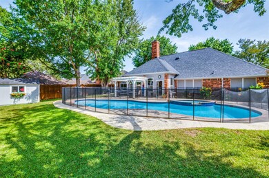 1021 Crestview Dr, Bedford, TX 76021 - photo 6