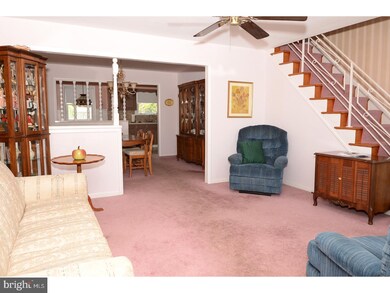 218 Morris Cir, Crum Lynne, PA 19022 - photo 3