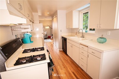 8127 215th Place SW, Edmonds, WA 98026 - photo 6