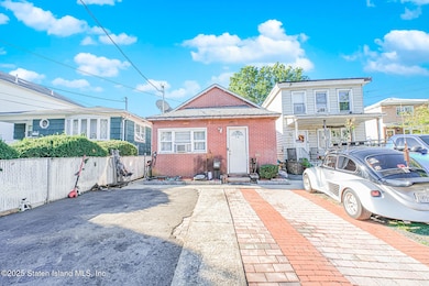 118 Cannon Ave, Staten Island, NY 10314 - photo 2