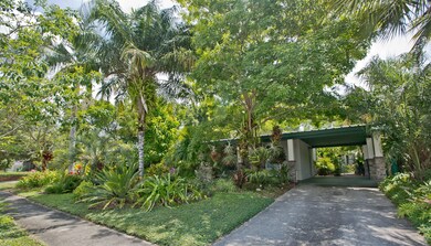 Your Tropical Oasis Awaits!