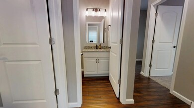 913 E Barker St, Tuscola, IL 61953 - photo 4