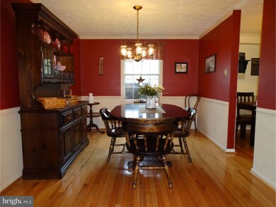 422 Centennial Dr, Morrisville, PA 19067 - photo 4