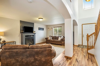 2011 NW Kingwood Ave, Redmond, OR 97756 - photo 7