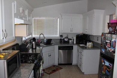 3481 Citrine Ln, Rosamond, CA 93560 - photo 6