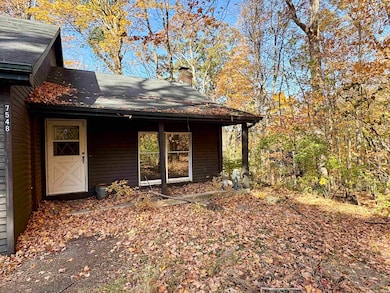 7548 W Ridgeview Cir, Logansport, IN 46947 - photo 2