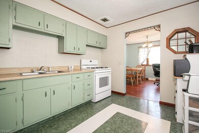 2123 E 41st St, Lorain, OH 44055 - photo 7