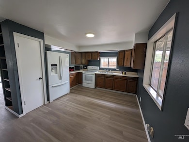 917 Nickel St, Kamiah, ID 83536 - photo 4