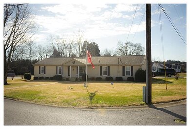 119 Hilltop Dr, Shelbyville, TN 37160 - photo 2