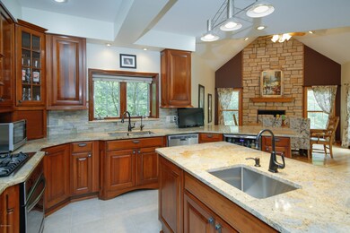 9135 Highland View-111
