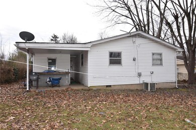 317 Pell St, Farmington, MO 63640 - photo 2