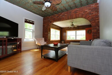 LIVING AREA.b